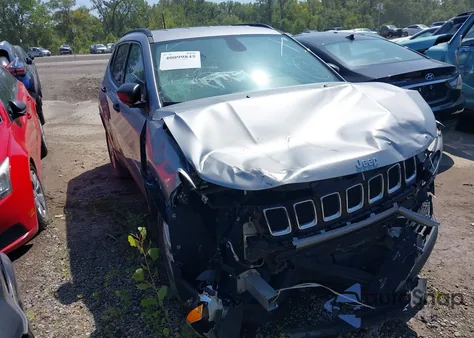 2018 Jeep Compass Sport 4X4 z USA, uszkodzony, nr VIN 3C4NJDABXJT189836